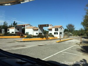 Aparcament previ a les taquilles